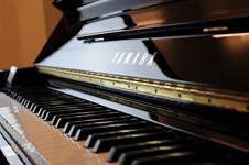 Yamaha U3 Konzertklavier, 131cm, schwarz hochglanzpoliert, wenig gespielt, Bj.1988